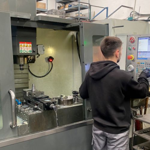 Maquinaria de mecanizado de piezas